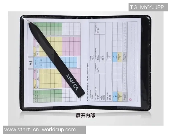 足球裁判记录卡的重要性与应用分析助力比赛公平公正的实施